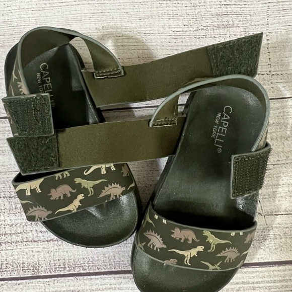 Capelli New York Dinosaur Sandals Toddler Size 7 NWOT Velcro Strap Green - Picture 4 of 4